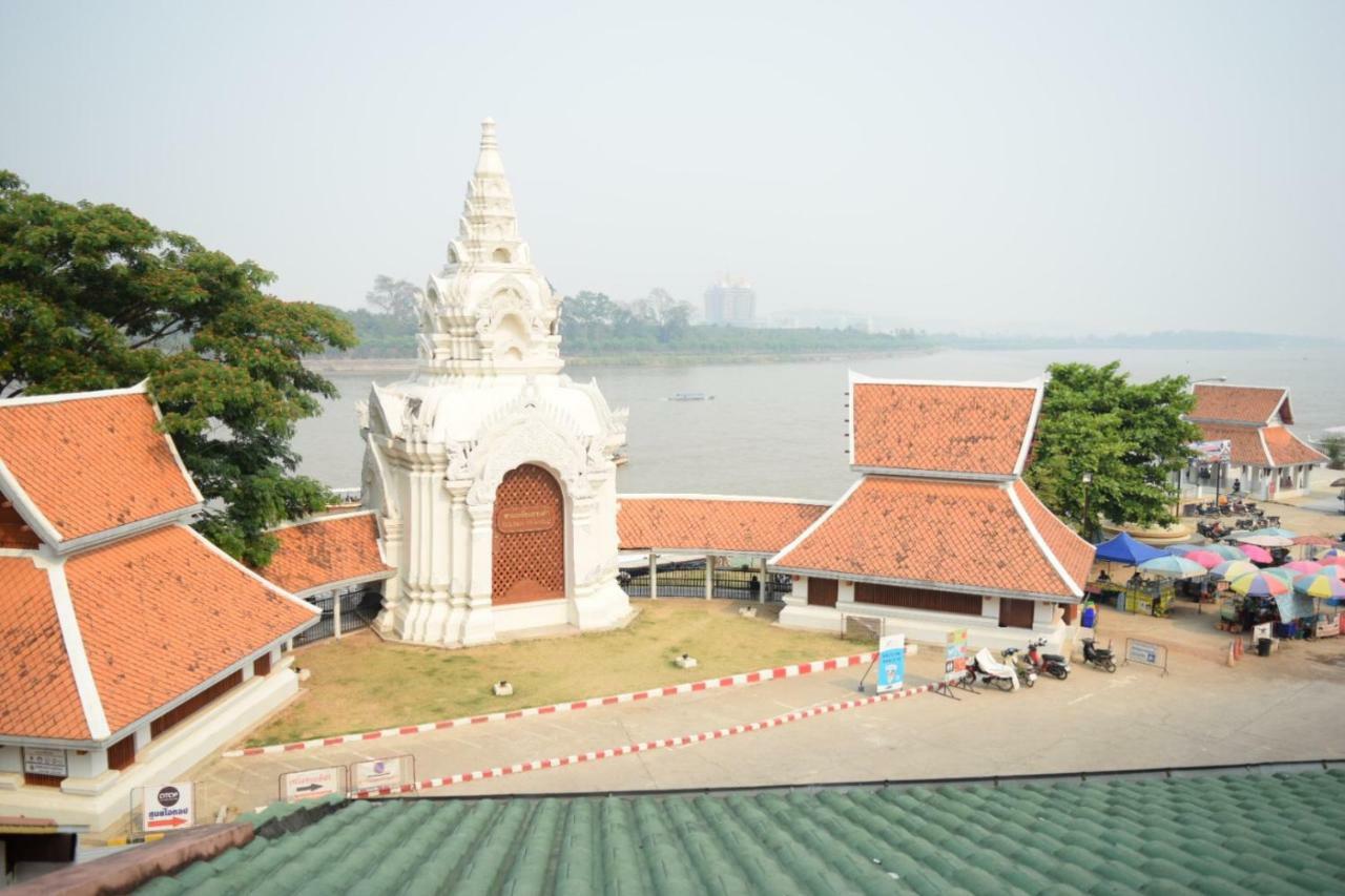 Отель Buakham Rim Khong บัวคำริมโขง Чиангсен Экстерьер фото